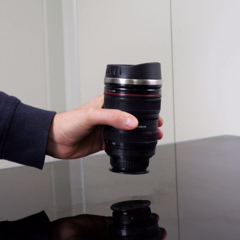 Antygrawitacyjny Kubek Obiektyw - Nietypowy Prezent dla Miłośników Fotografii Antygrawitacyjny Kubek Obiektyw - Nietypowy Prezent dla Miłośników Fotografii