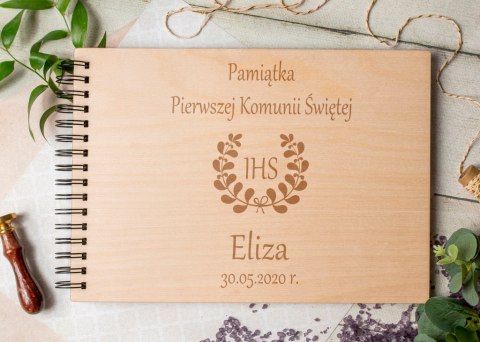 Album drewniany komunia grawer, 22x30cm poziom KO3 Album drewniany komunia grawer, 22x30cm poziom KO3