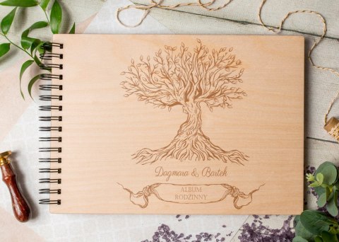 Album drewniany rodzinny grawer,22x30cm poziom DB9 Album drewniany rodzinny grawer,22x30cm poziom DB9