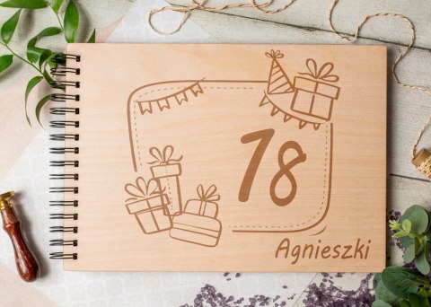 Album drewniany urodzinowy grawer,22x30cm poziom UR2 Album drewniany urodzinowy grawer,22x30cm poziom UR2