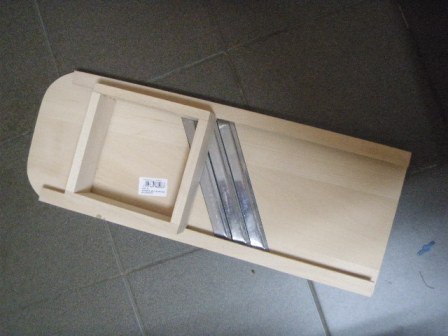 Szatkownica drewniana z szufladą 55 x 18 cm (SZS55) Szatkownica drewniana z szufladą 55 x 18 cm (SZS55)