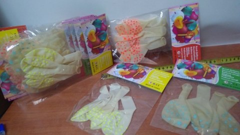 Balony przeźroczyste z gwiazdkami 30 cm - 4szt Balony przeźroczyste z gwiazdkami 30 cm - 4szt