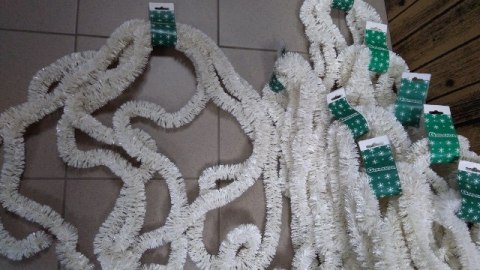 Łańcuch choinkowy 10szt BIAŁY fi-25 6m Łańcuch choinkowy 10szt BIAŁY fi-25 6m