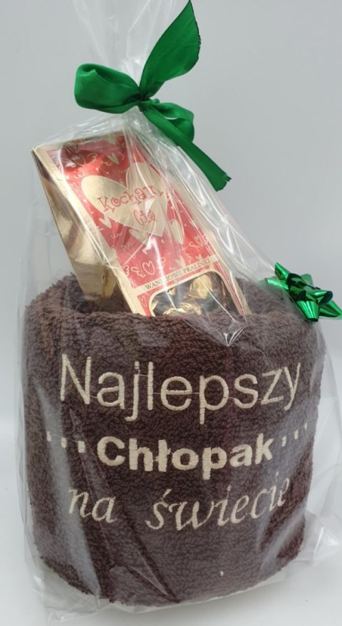 Ręcznik z haftem "Super Chłopak" + słodycze Ręcznik z haftem "Super Chłopak" + słodycze