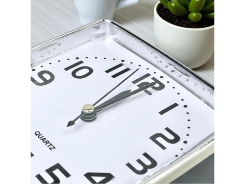 Budzik analogowy kwadratowy a5832